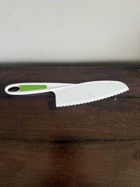 Curious Chef White Serrated Kitchen Knife with Green Accent